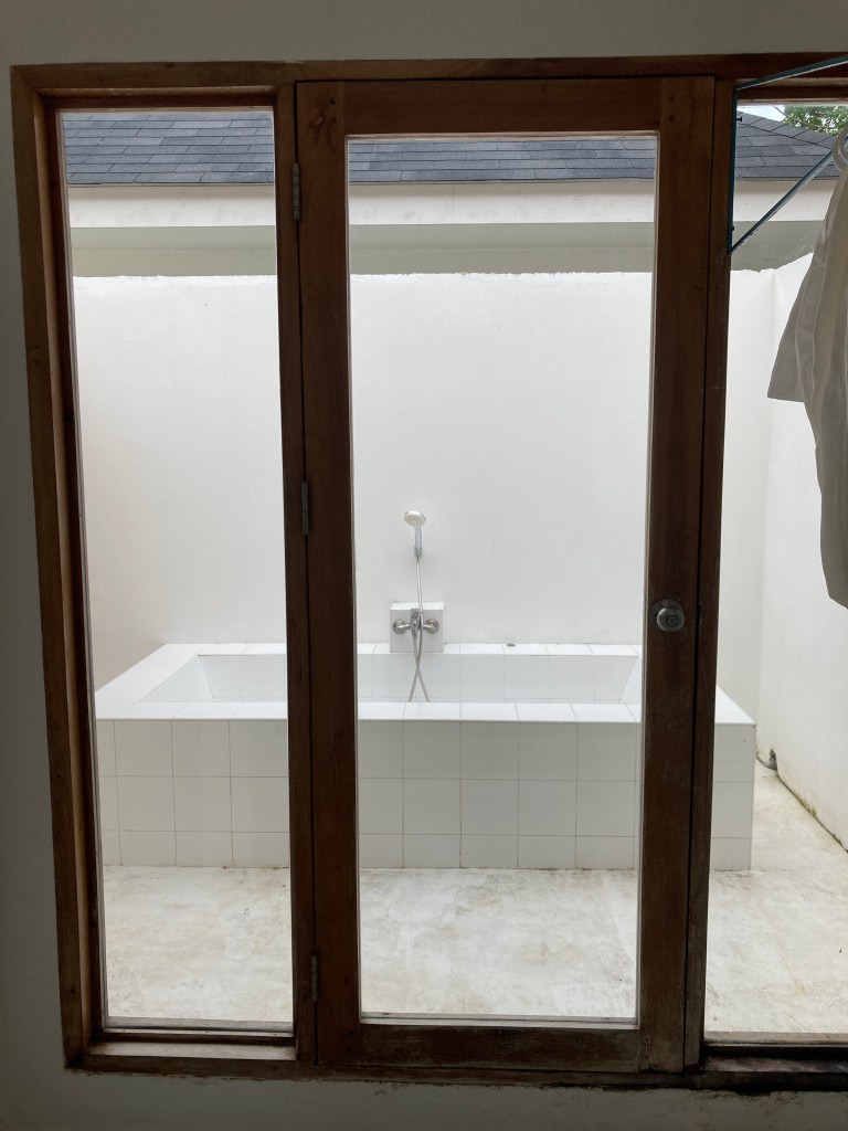 Outdoor open air personal bath tub in island world panglao