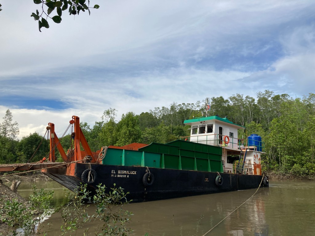 Pulau Sebatik 运货到斗湖的货船