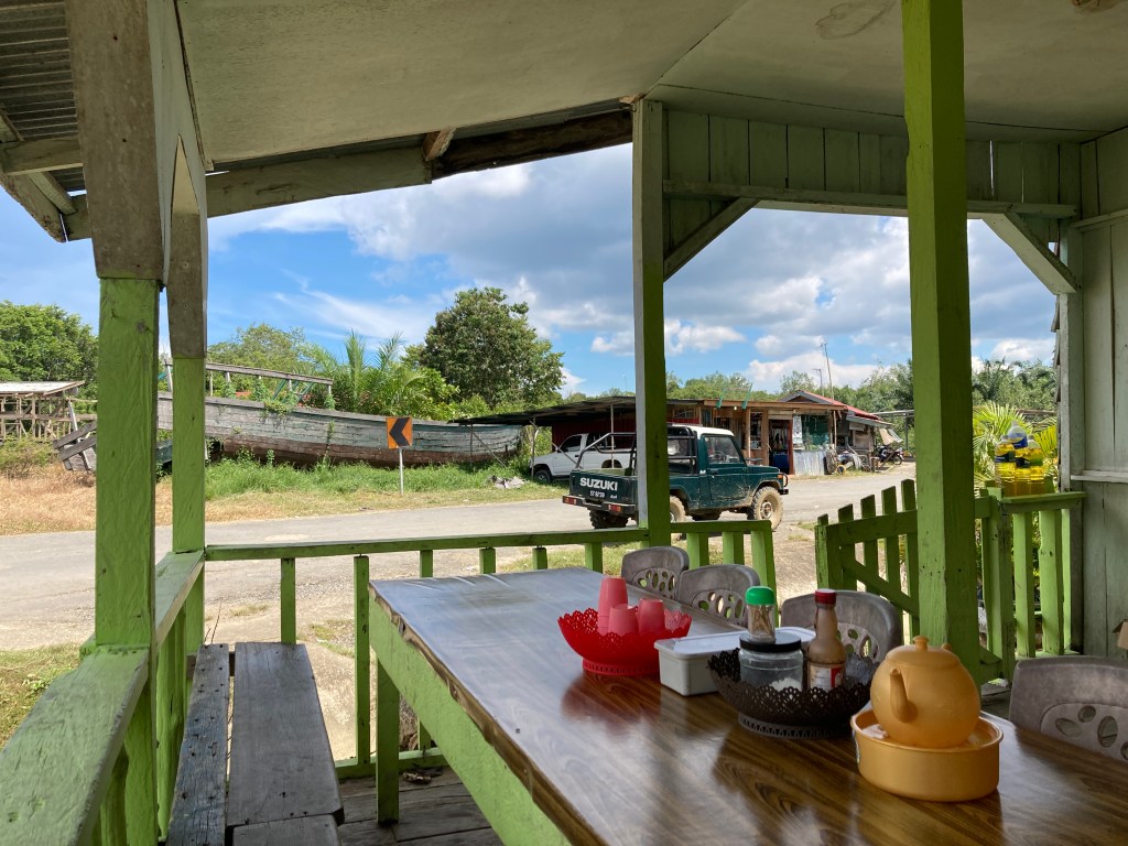 Pulau Sebatik 的小吃部